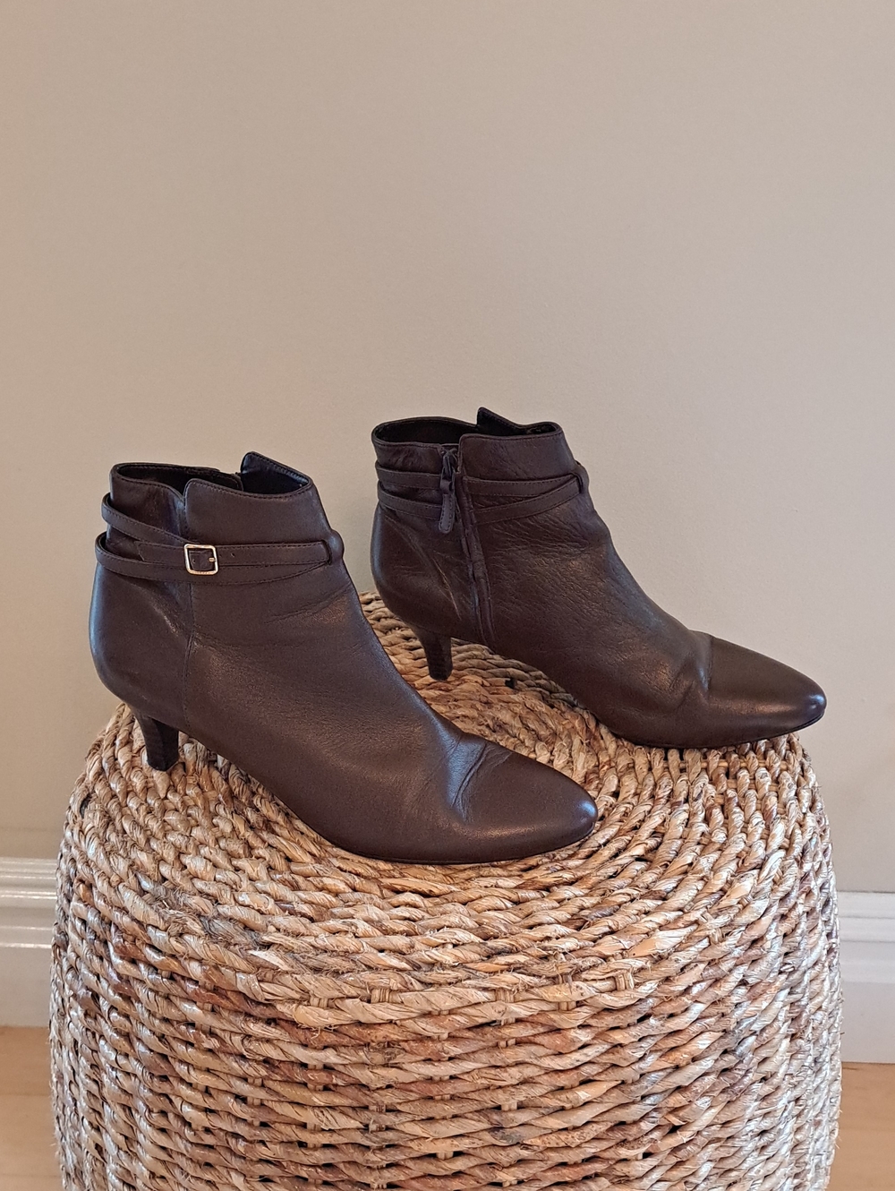 Cole Haan Womens Elinor Brown Leather 2.25" Kitten Heel Ankle Boots Zip Up 8.5